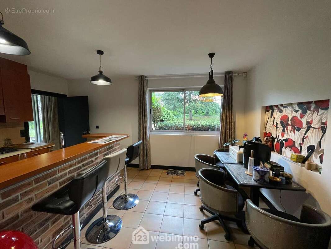 Maison 308 m² à Cuts  - photo 6