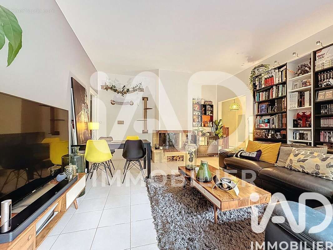 Photo 3 - Appartement à LE MESNIL-LE-ROI