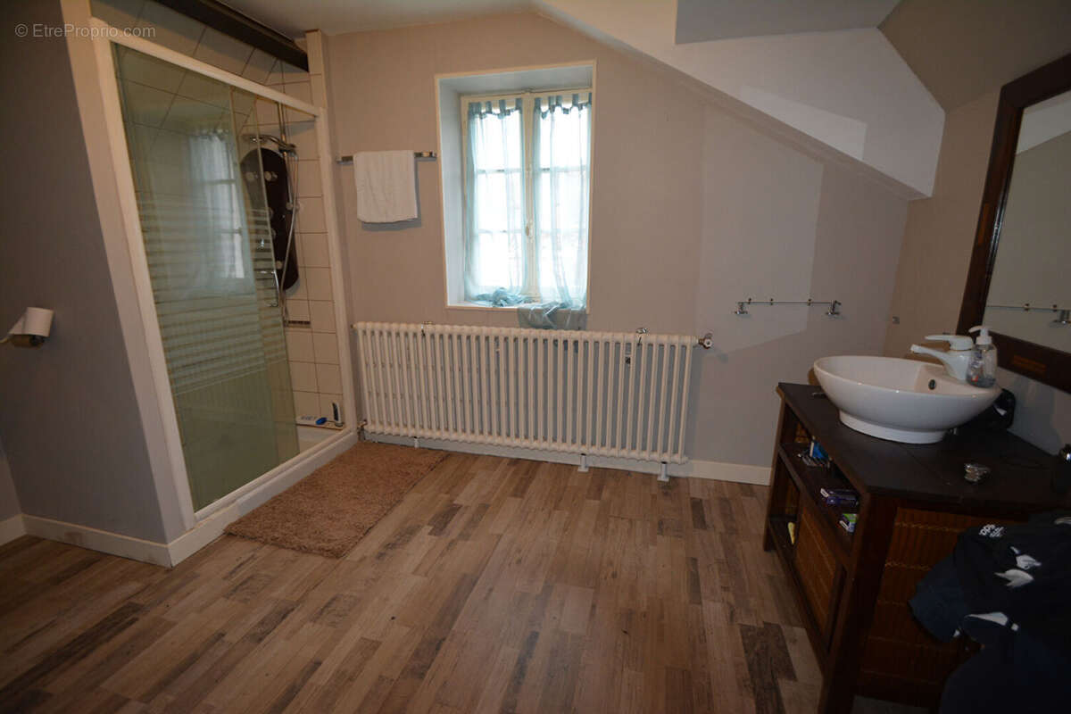 Maison à COUCY-LE-CHATEAU-AUFFRIQUE