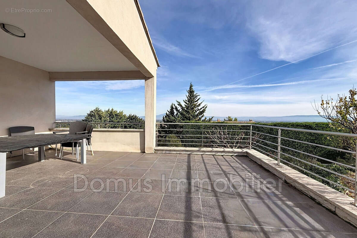 Maison à SAINT-SATURNIN-LES-AVIGNON