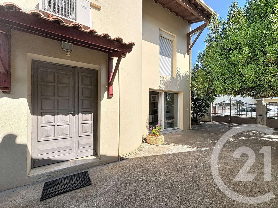 Maison 178 m² à Balaruc-Les-Bains  - photo 2