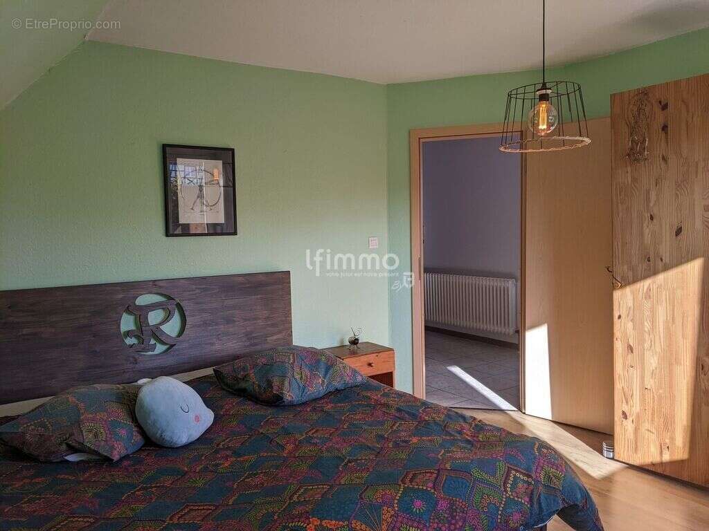 Ensemble Immobilier 8 pièces 180 m² - photo 4