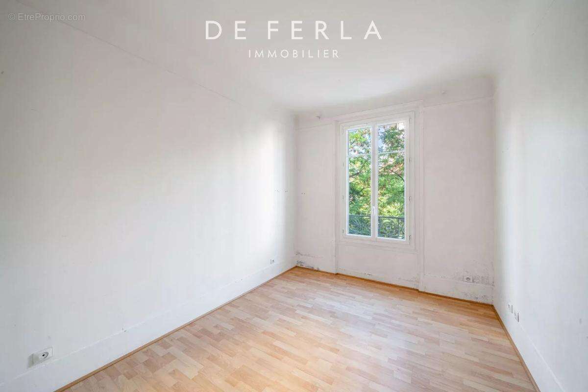 Appartement à PARIS-14E