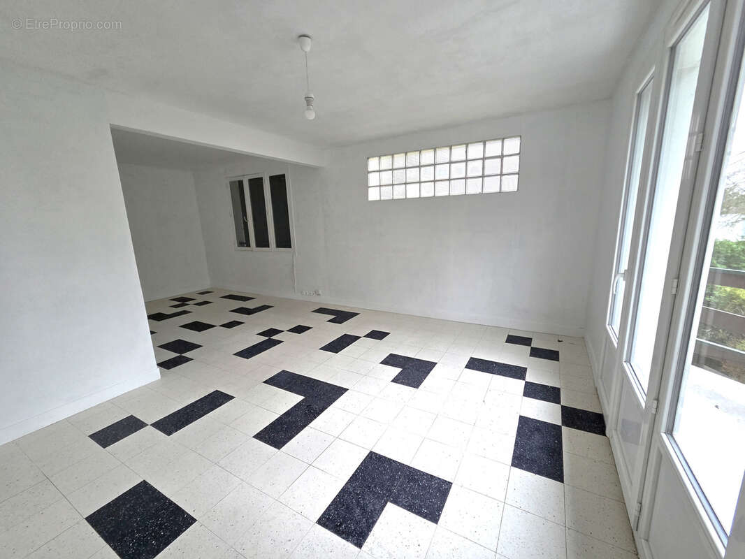 Maison à SAVIGNY-SUR-ORGE