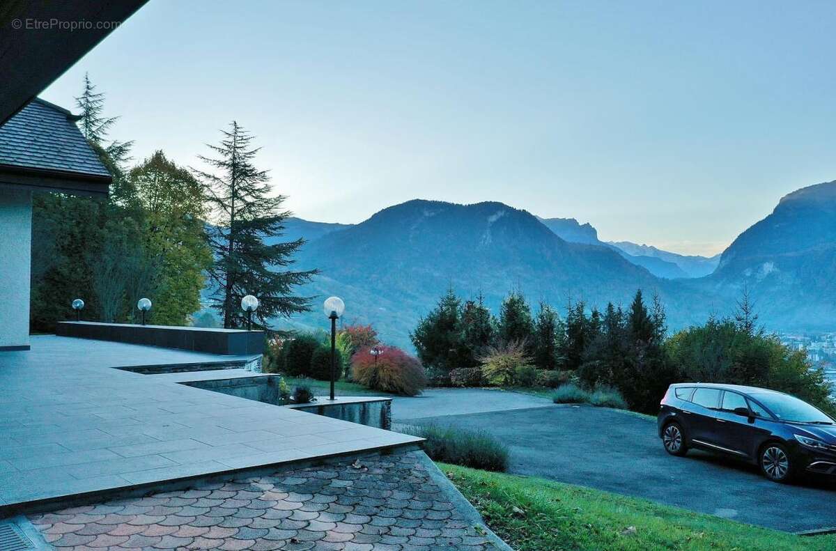 Maison à CHATILLON-SUR-CLUSES