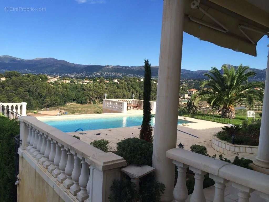 Maison à SAINT-LAURENT-DU-VAR