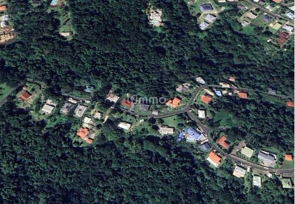 Maison à PETIT-BOURG