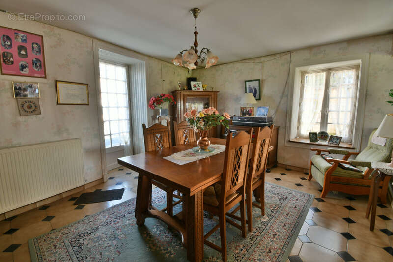 Maison à LES NOUILLERS