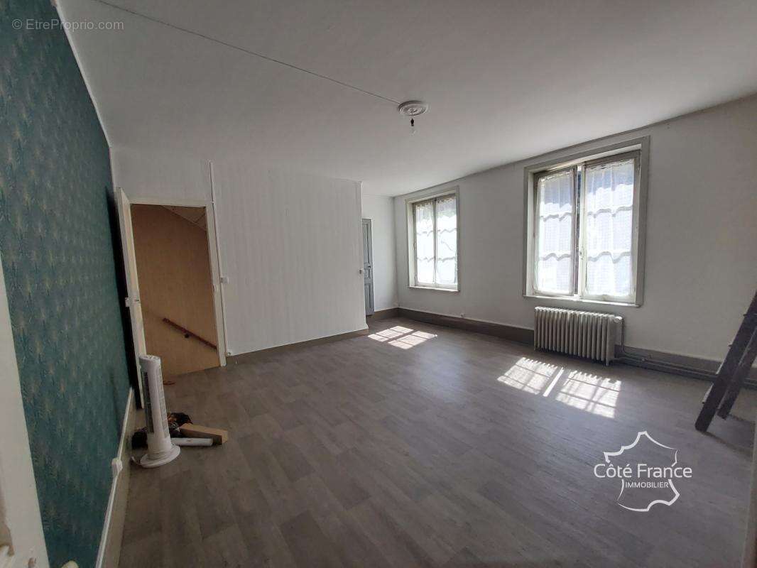 À vendre   Maison mitoyenne avec trois chambres et un  grand - photo 8