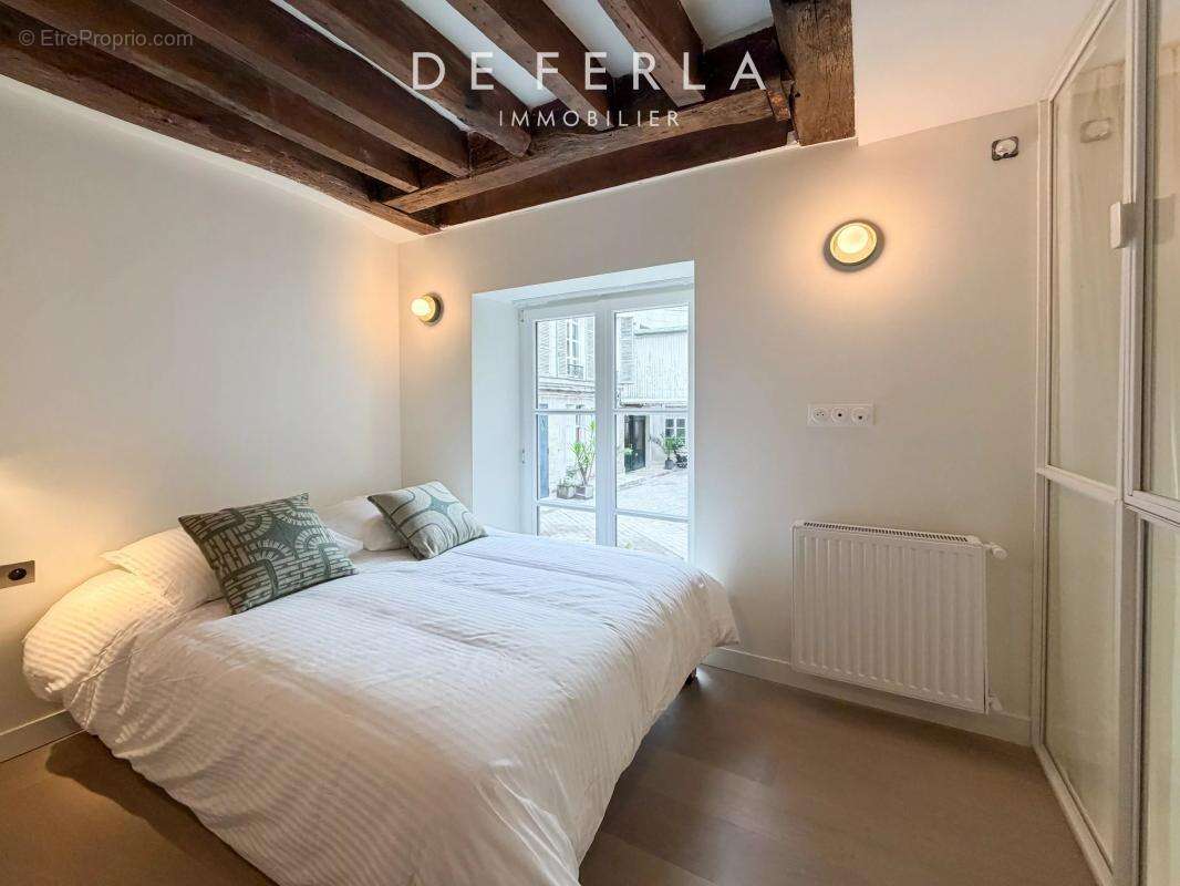 Appartement à PARIS-7E
