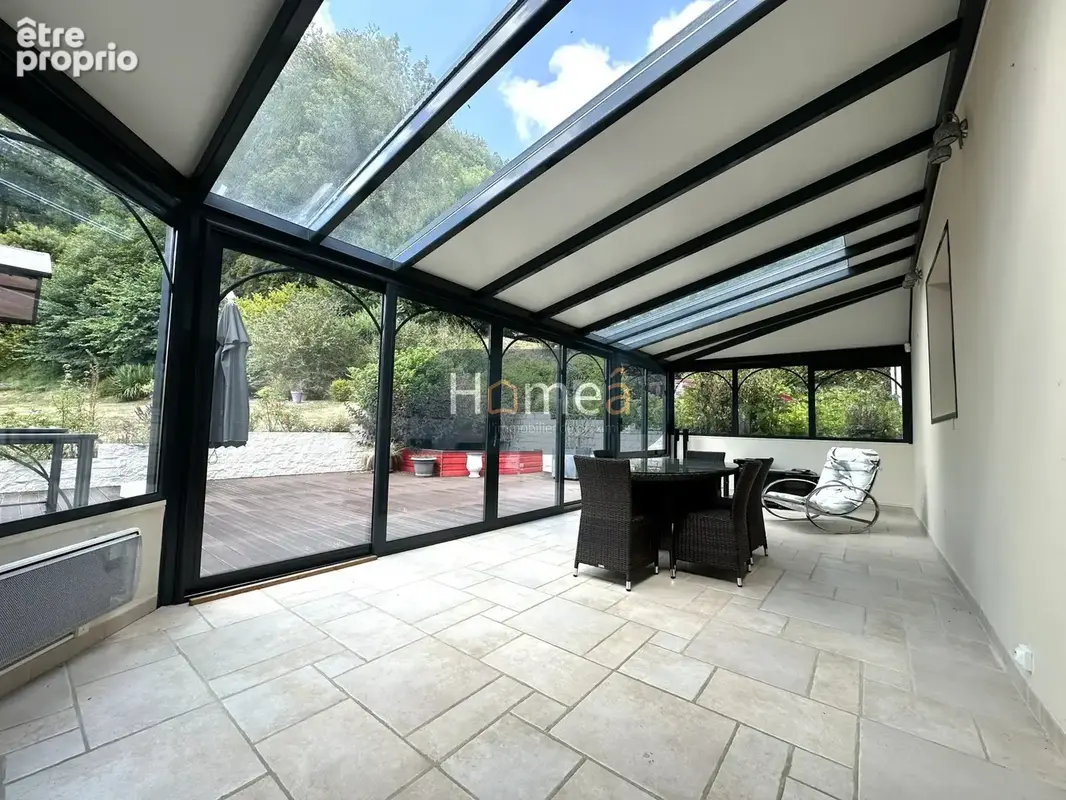 Magnifique propriété de 215 m2 sur 7 769 m2 de terrain - photo 4