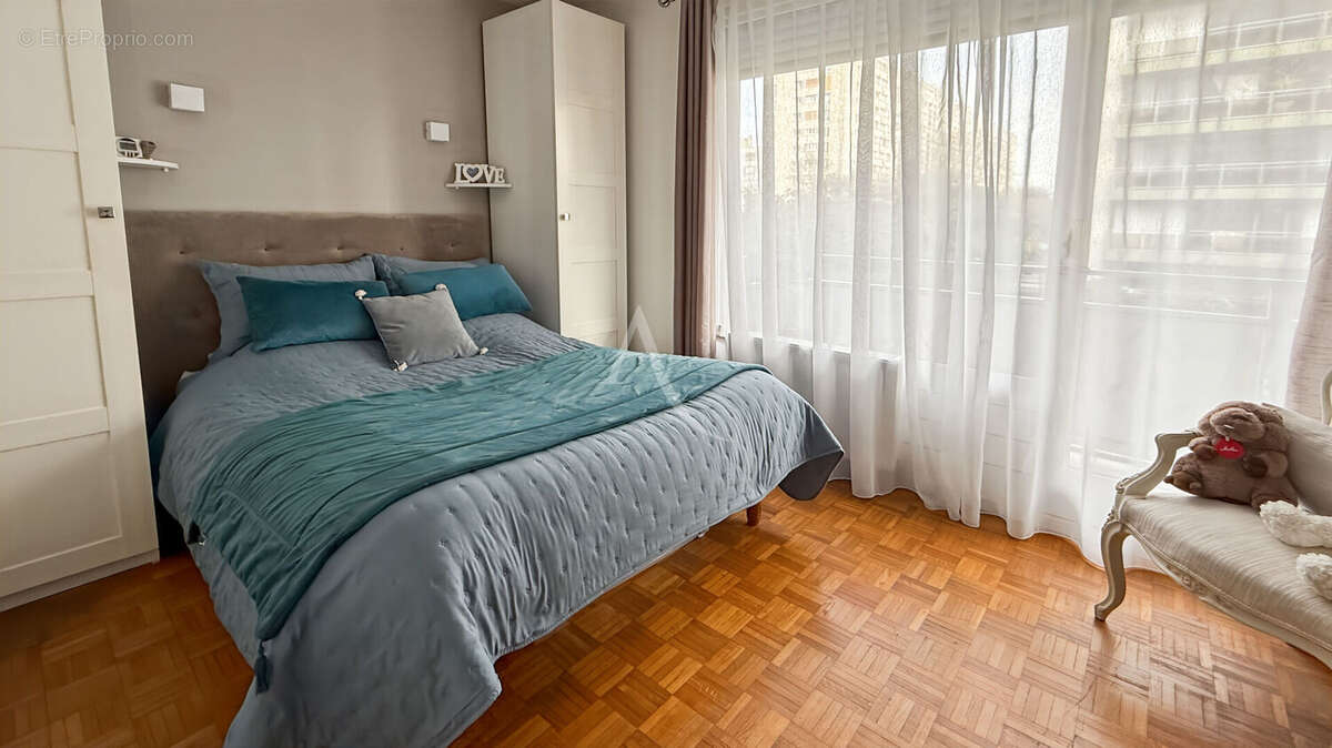 Boulogne-Billancourt  T3 70 m²   Balcon  Parking Résidence de standing - photo 5