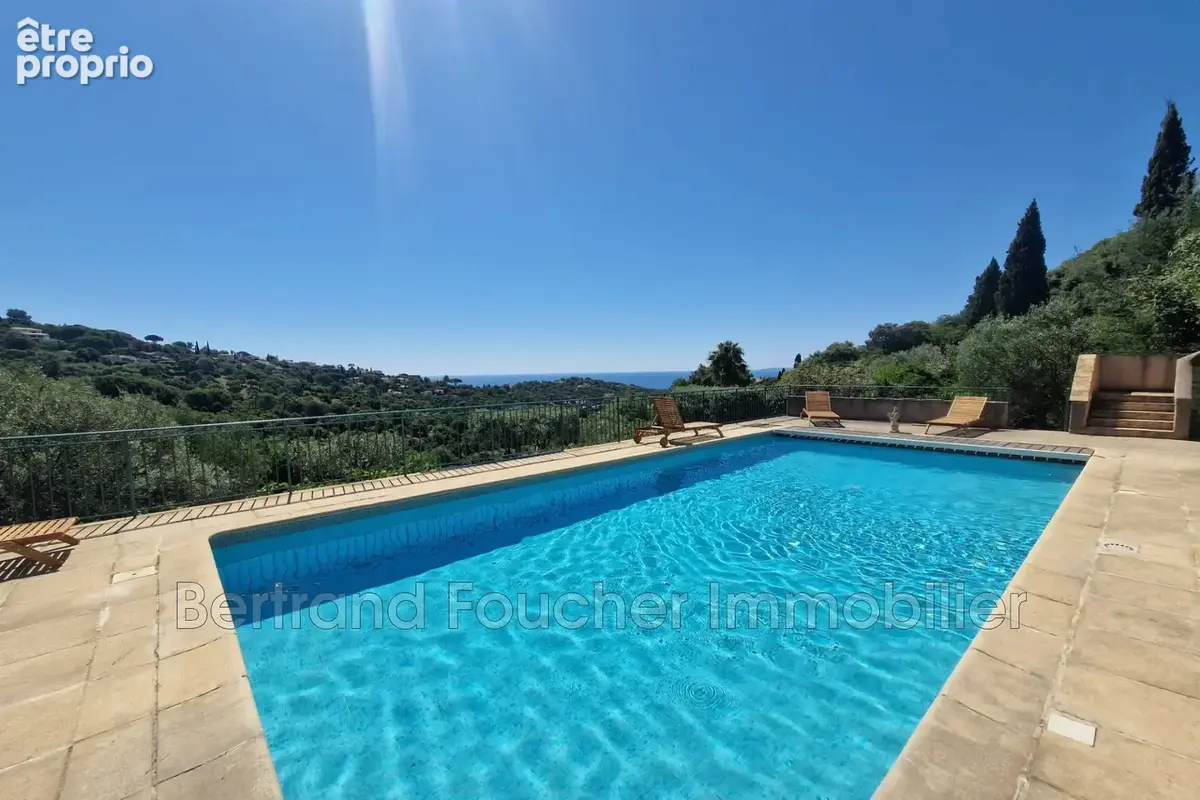 Maison 8 pièces 200 m² à vendre à La Croix-Valmer (83420) - photo 2