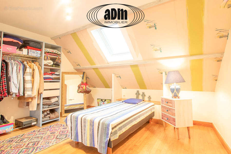 Maison à CRECY-LA-CHAPELLE