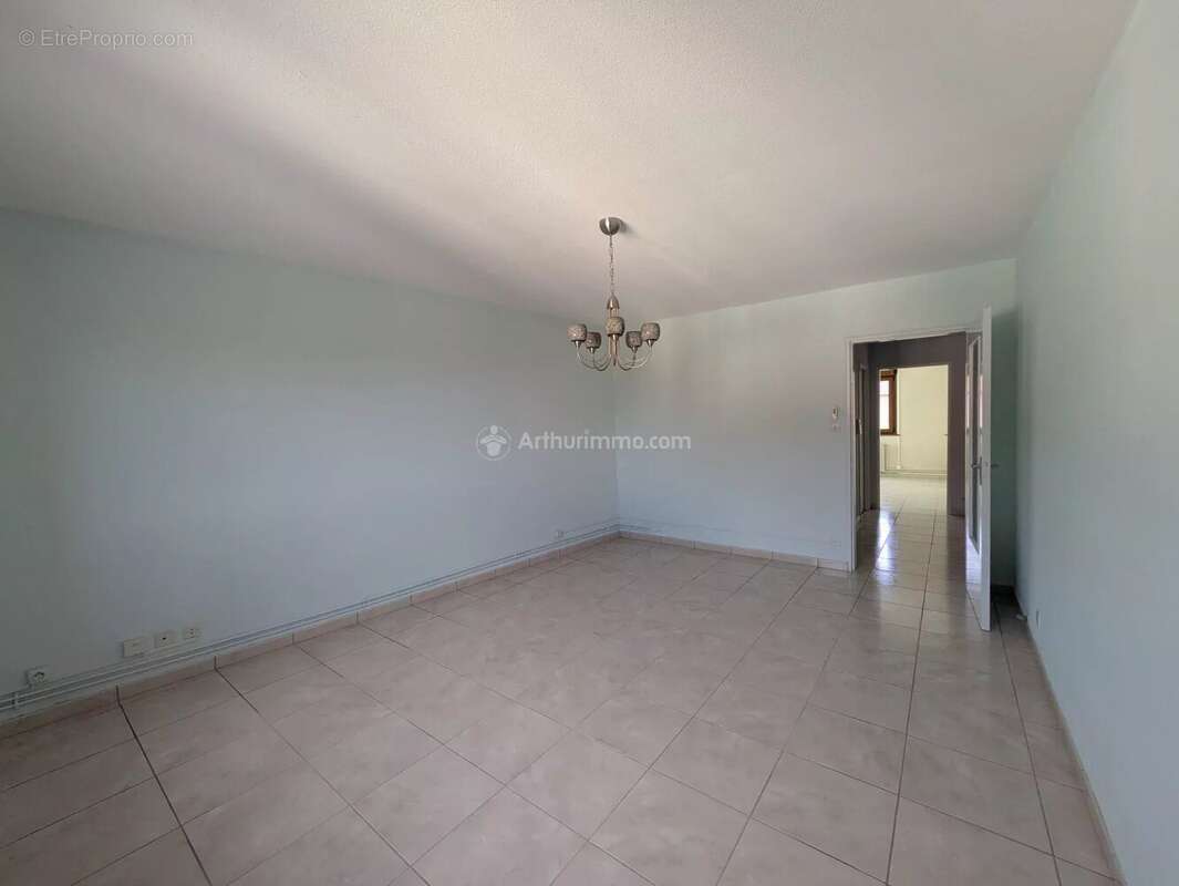 Appartement à NEUFCHATEAU