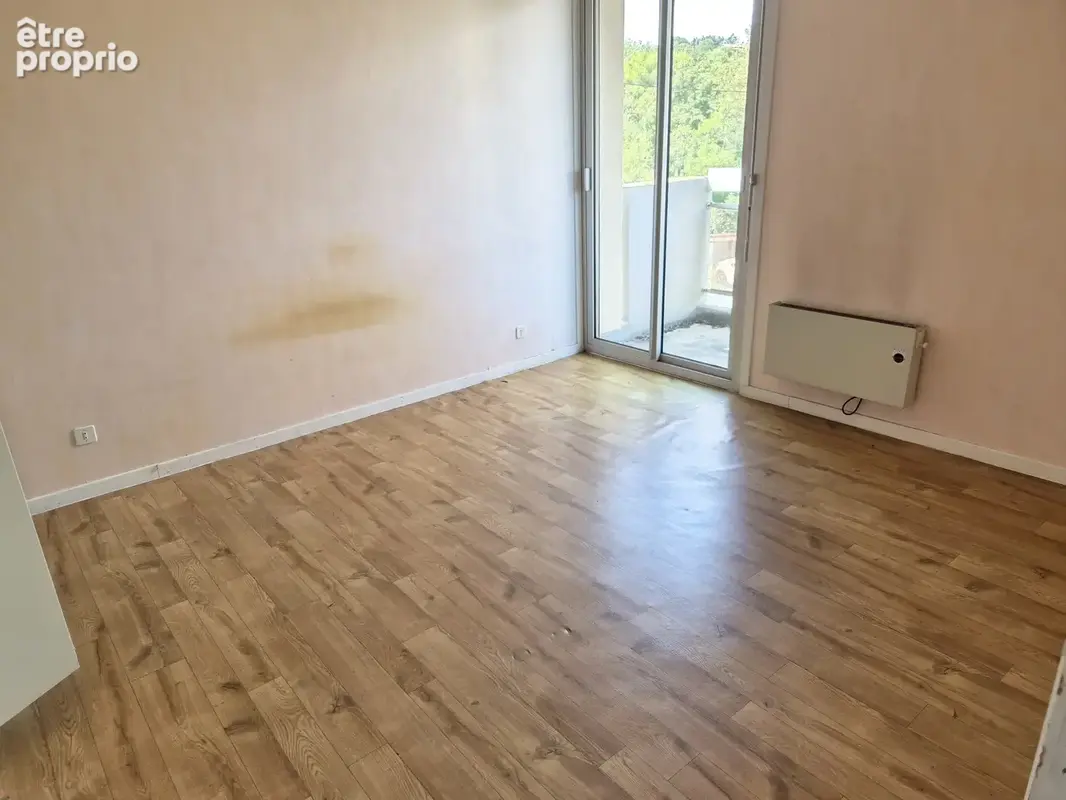 Appartement T3 - 71m2 + balcons, garage et cave - photo 8