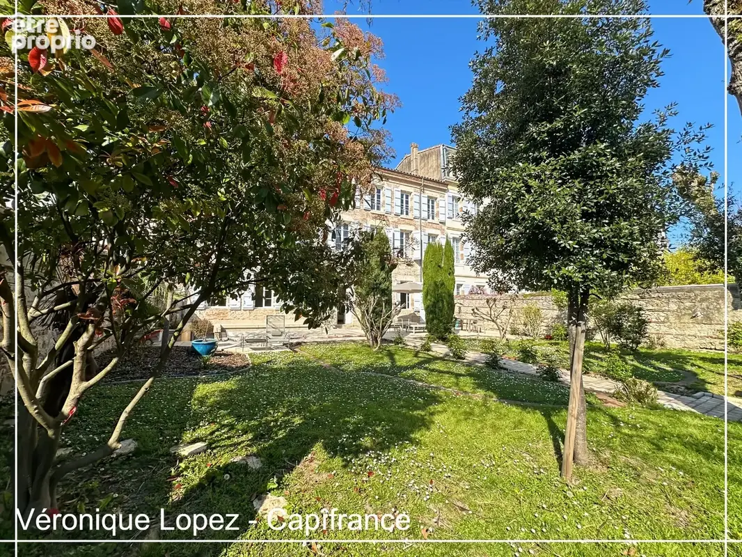 Agen quartier Préfecture, élégante demeure du XIXe siècle de 292 m² avec ascenseur, jardin, garage et piscine - photo 25