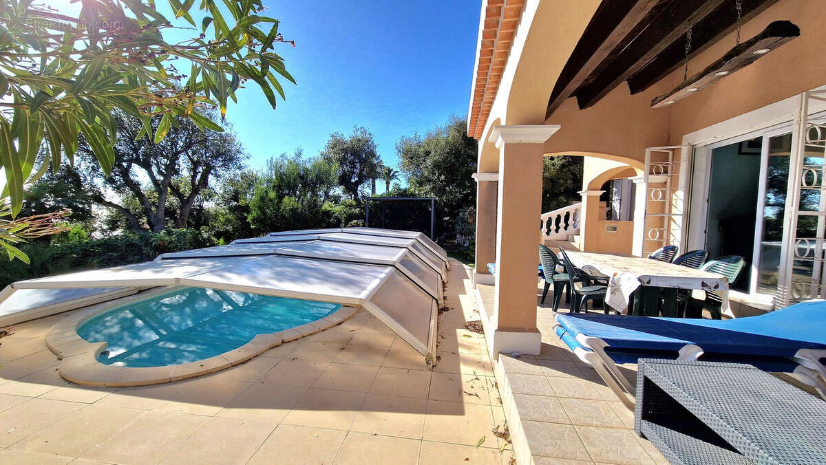 Maison à LES ISSAMBRES