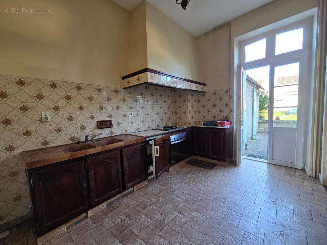 Maison à SAINT-JEAN-D&#039;ANGELY