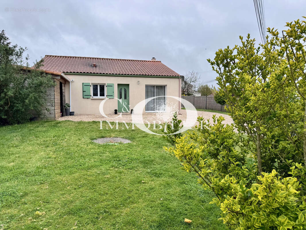 Maison à LEGE