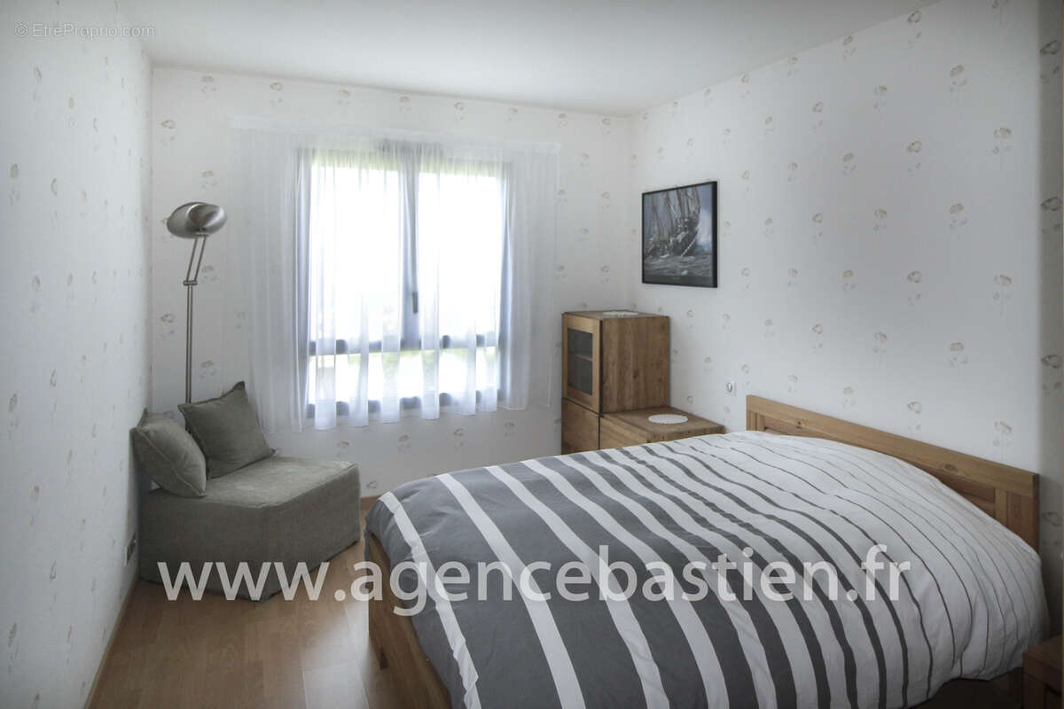 Appartement à SAINT-GENIS-POUILLY
