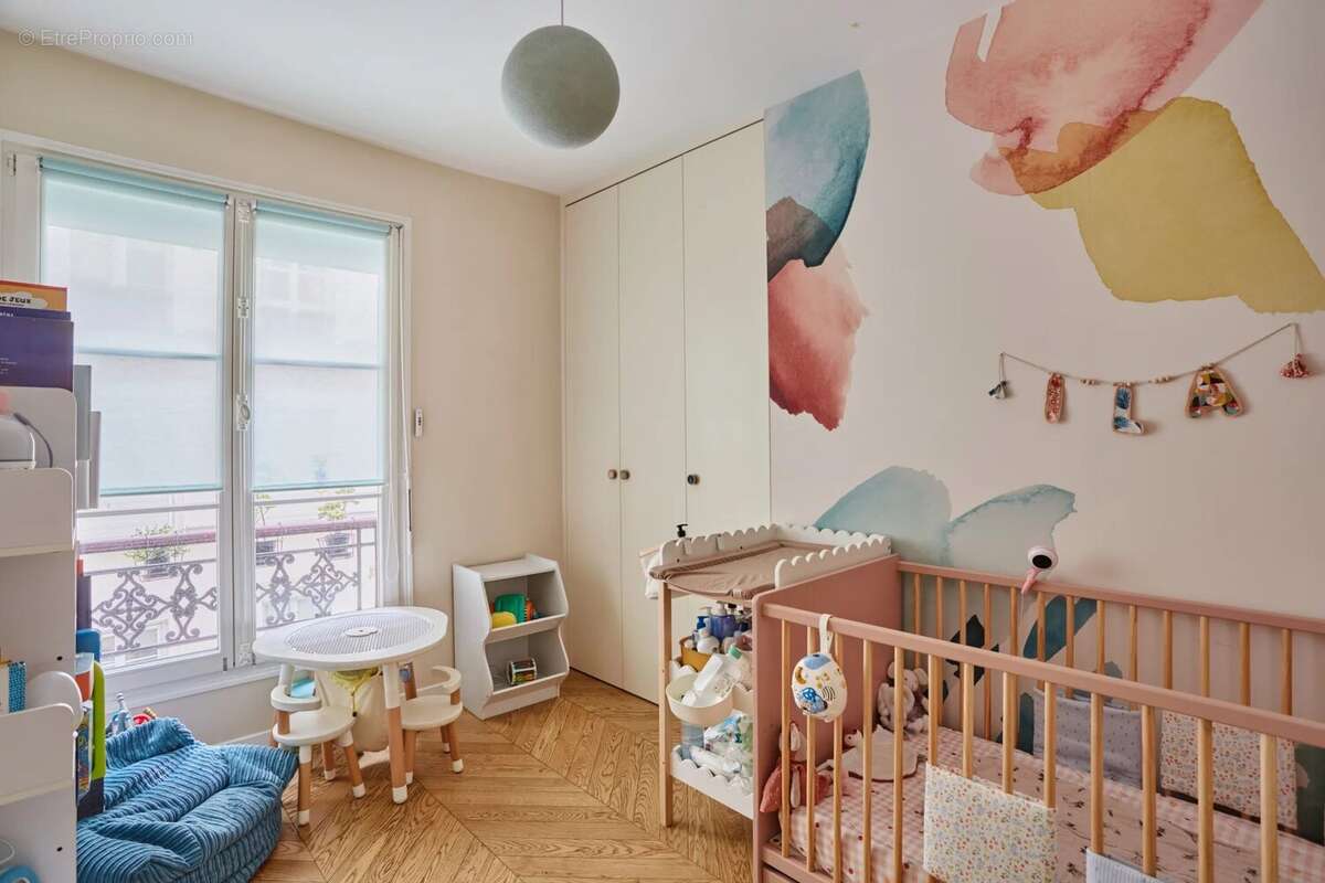 Appartement à PARIS-3E