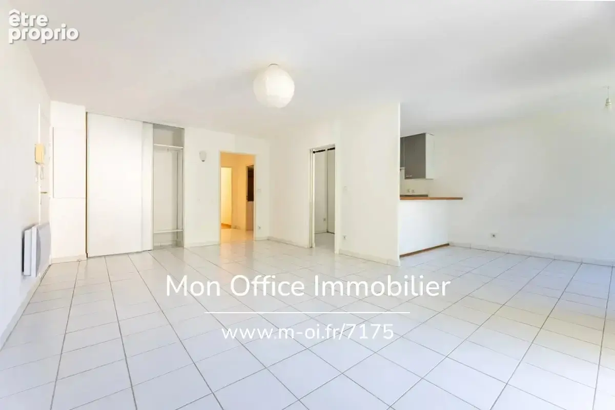 Référence : 7175-ETH - Appartement - T3 - Ascenseur - Terrasse - Garage - Centre ville historique - photo 2