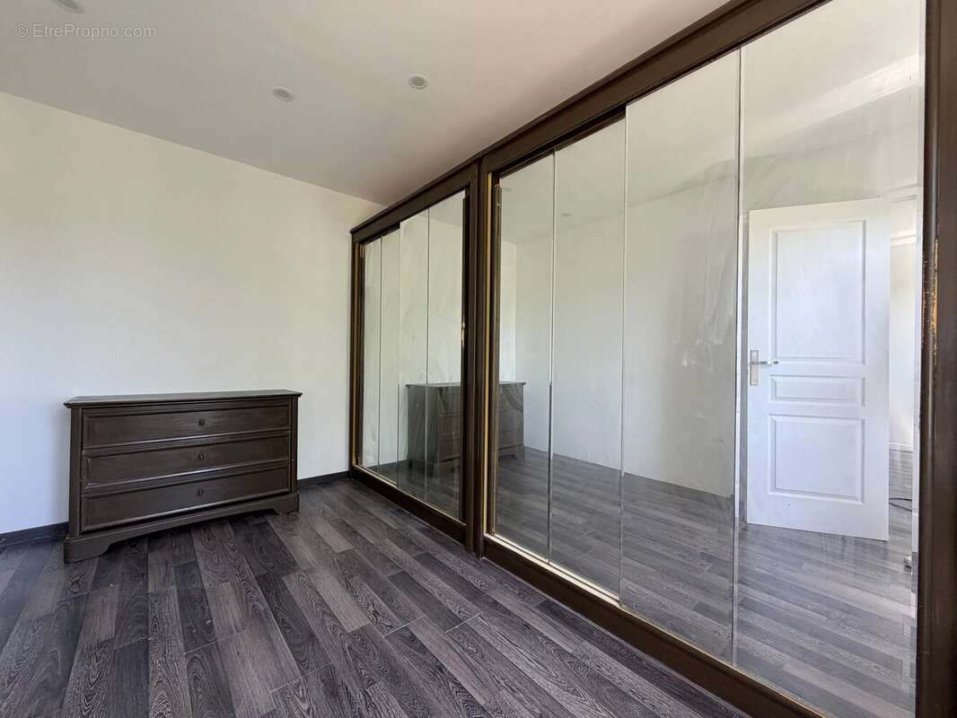 Maison Plateau Est - 7 pièces sur terrain de plus de 1000 m² ! - photo 9