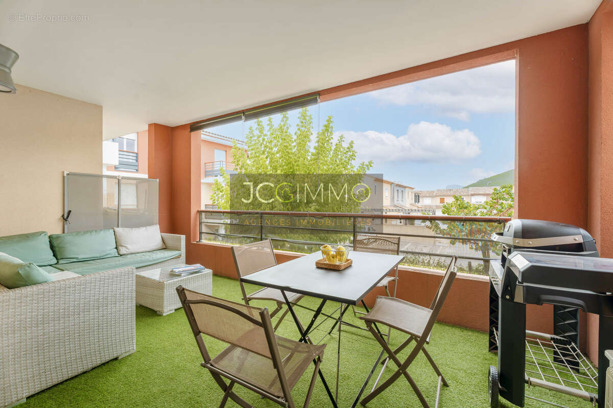 Cuers (les rayols/saint lazare/les bousquets) - appartement t3 - terrasse+ balcon - 2 places de parking - - photo 2