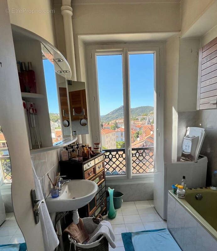 Appartement à HYERES