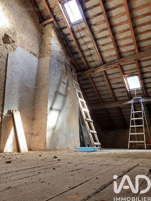 Maison 139 m² à Saint-Setiers  - photo 9