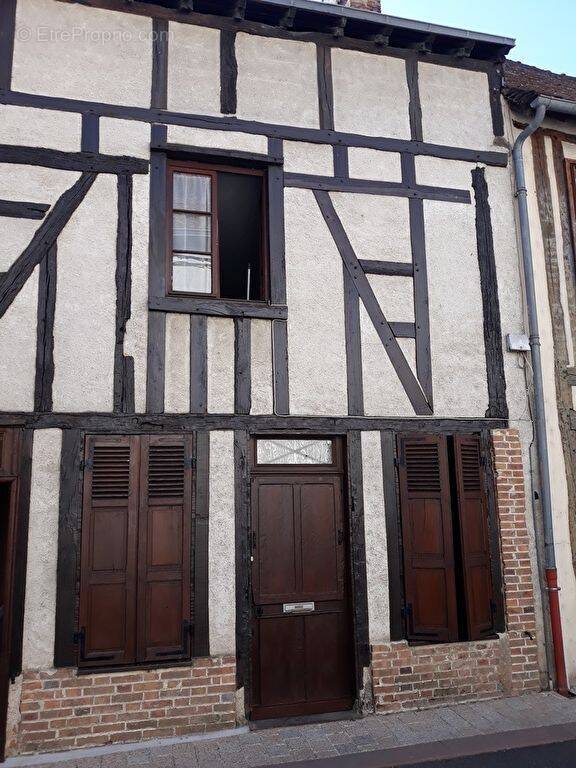 Maison à AUBIGNY-SUR-NERE
