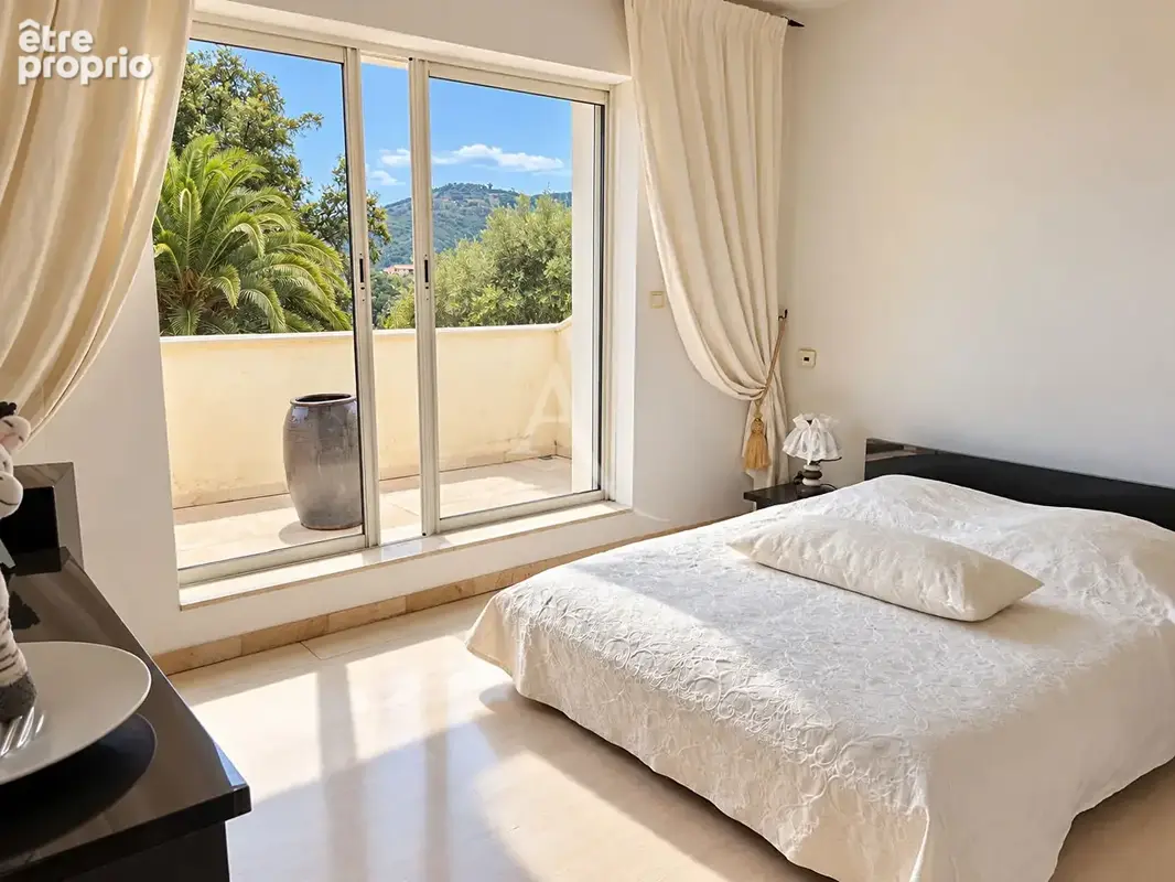 Secteur castellaras - propriété avec vue mer, piscine & appartement  3p indépendant - photo 9