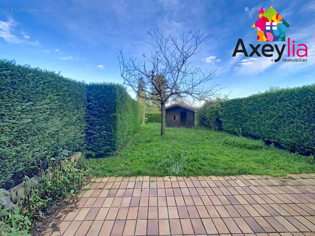 Maison à COMMELLE-VERNAY