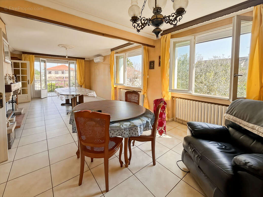 Maison Corbas 5 pièce(s) 160 m2 - photo 8