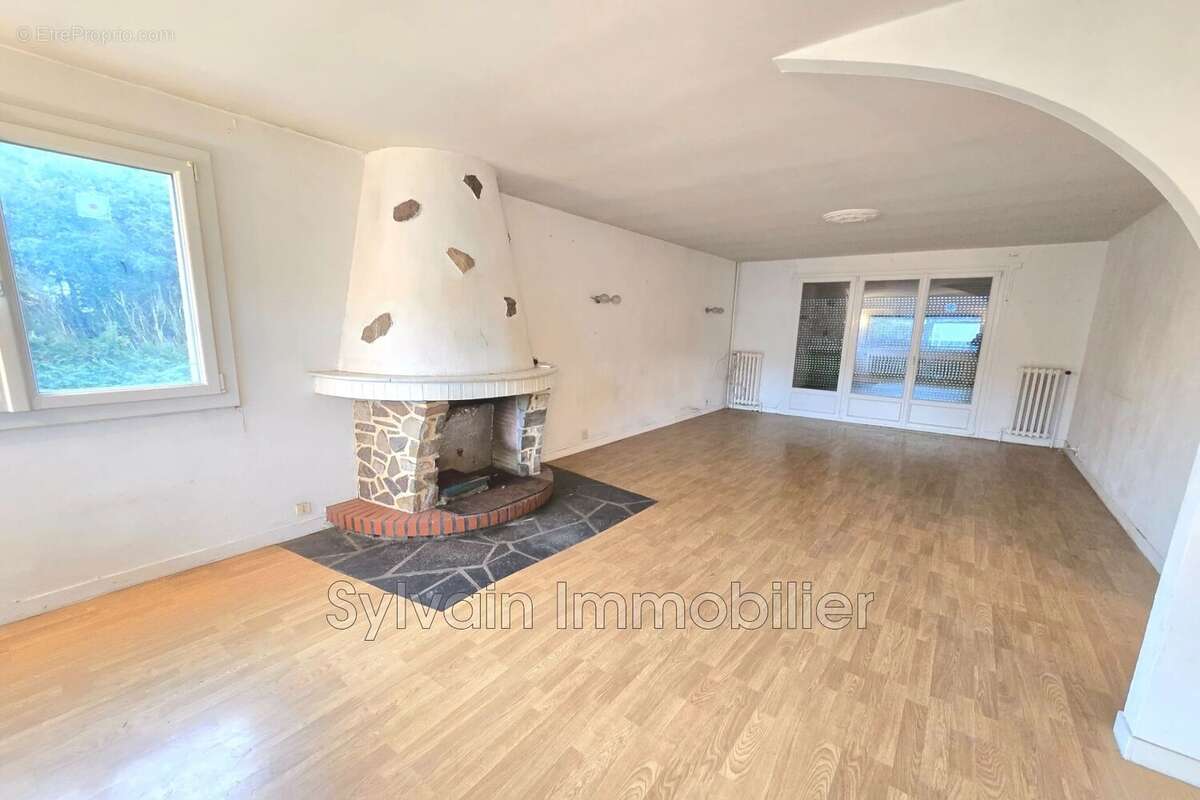 Maison à MILLY-SUR-THERAIN