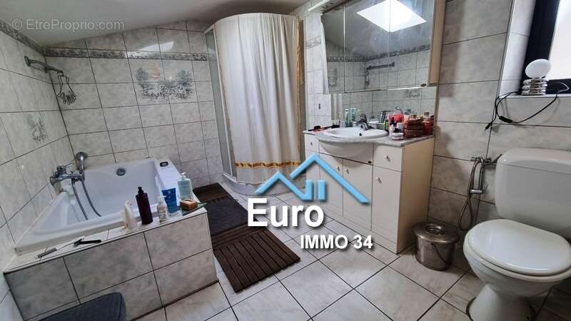 Maison de village avec Terrasse et jardin offrant 149 m² hab. - photo 9