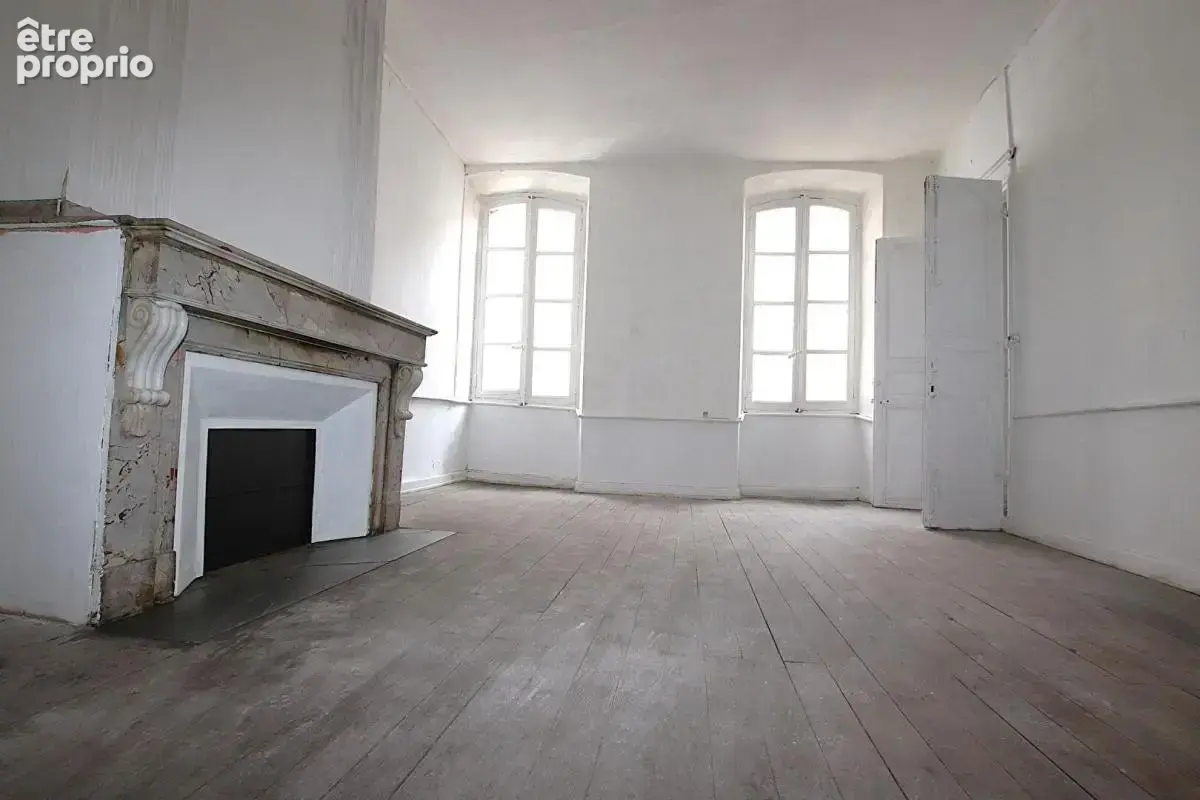 Immeuble de caractère du XVIII  très lumineux avec commerce à l'angle de deux rues - photo 13