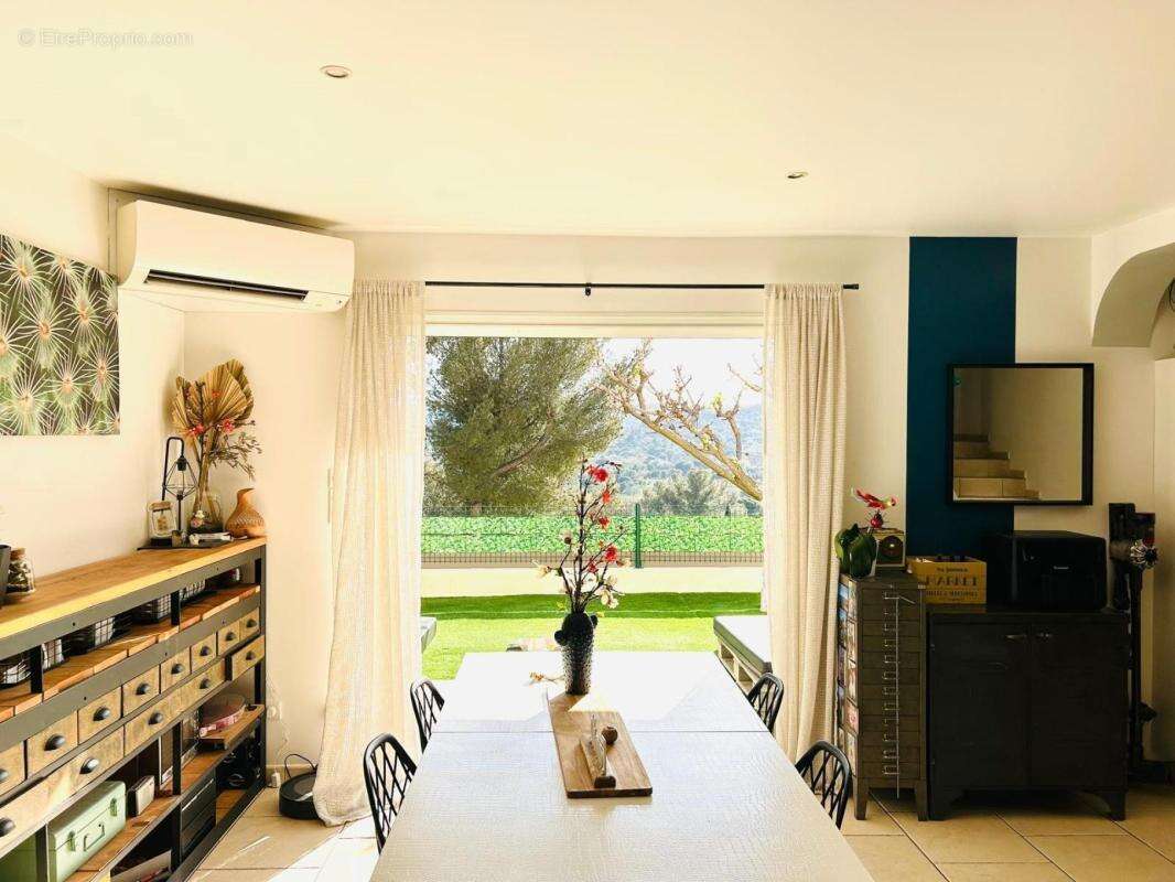 Maison à BORMES-LES-MIMOSAS