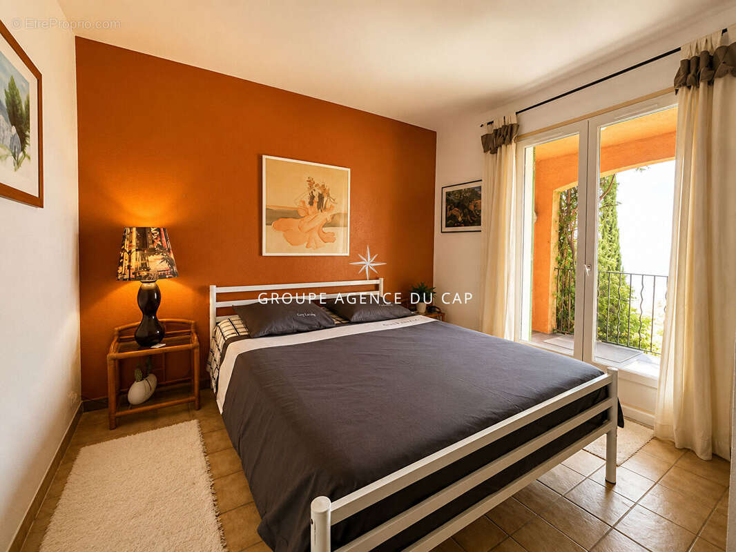 A vendre  villa provençale  vue mer piscine garage aux issambres - photo 11