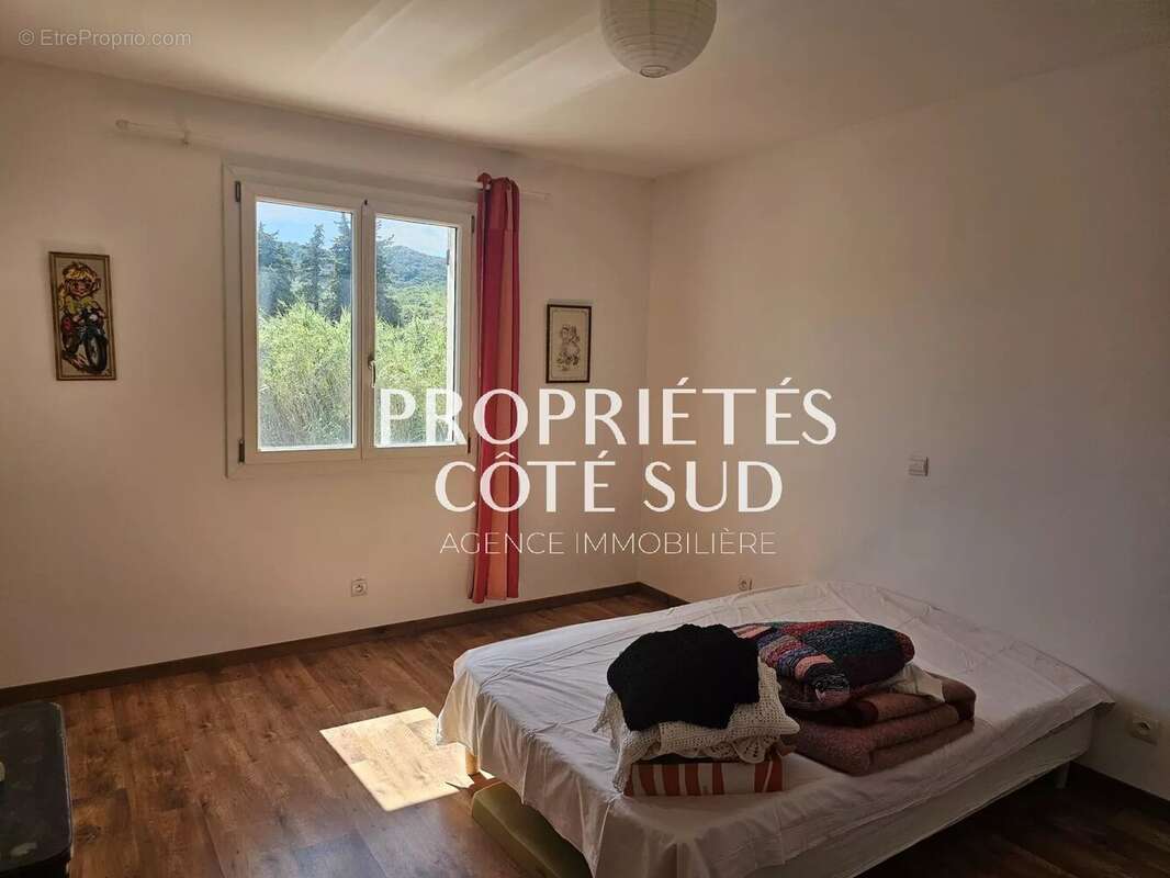 Maison à SAINT-VICTOR-LA-COSTE