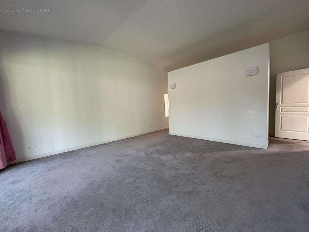 ensemble  immobilier local commercial + habitation de caractére 6 pièce(s) 210 m2 - photo 5