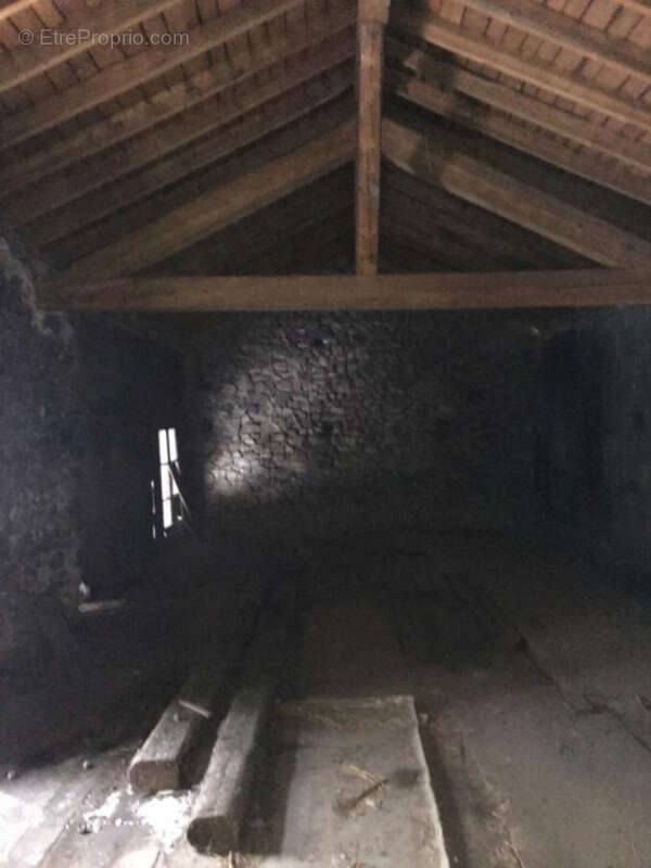 Maison à SAINT-JUST-MALMONT