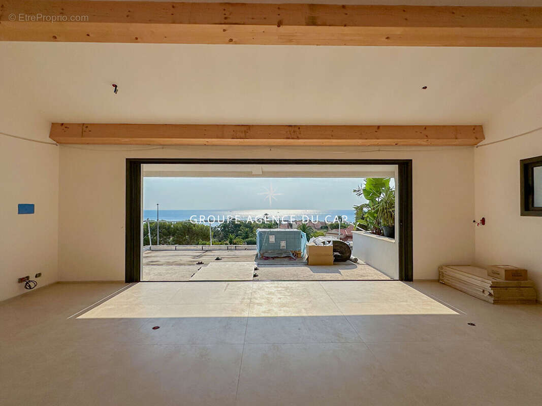 Maison à LES ISSAMBRES