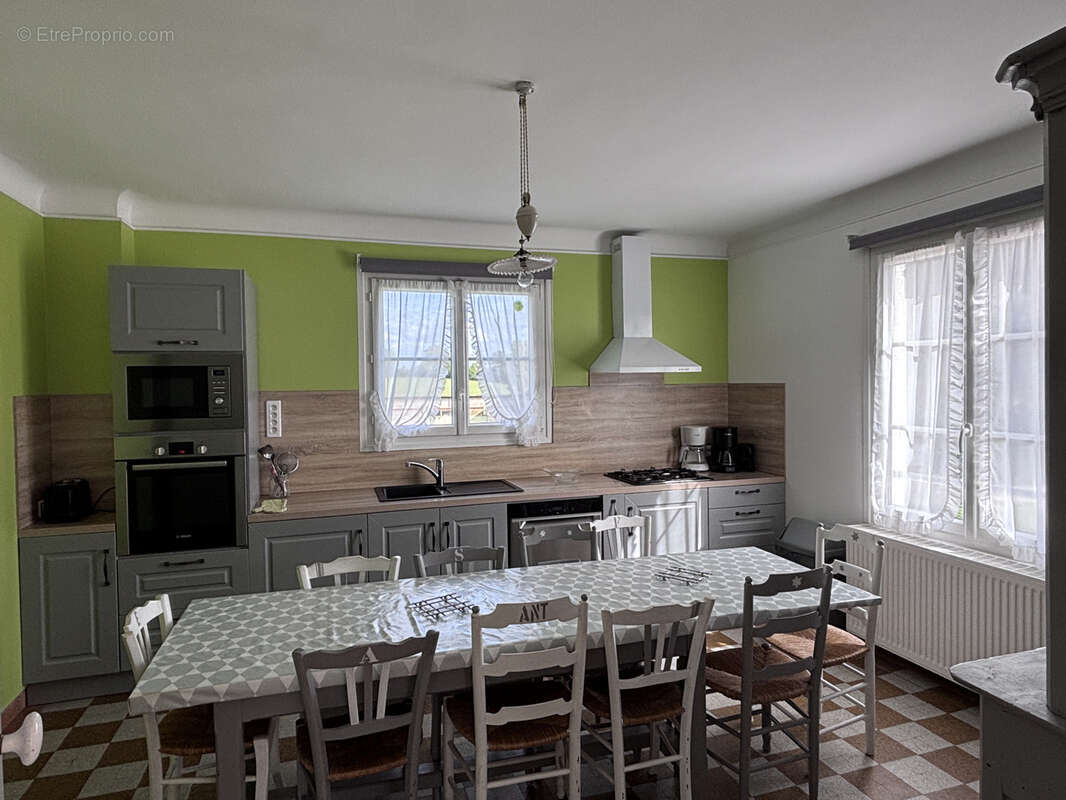 Maison à MONTREUIL-LA-CAMBE