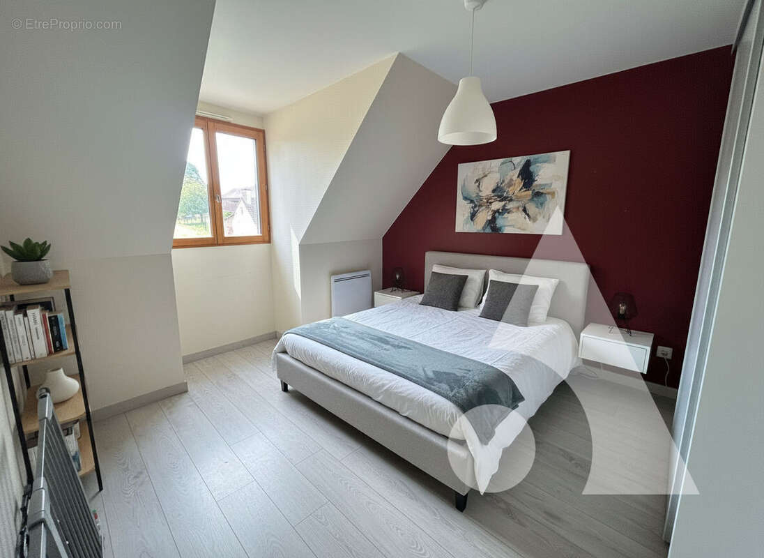 Maison à MAIGNELAY-MONTIGNY