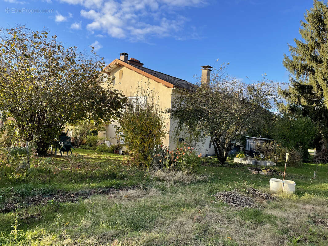 Maison à SAINT-VALBERT