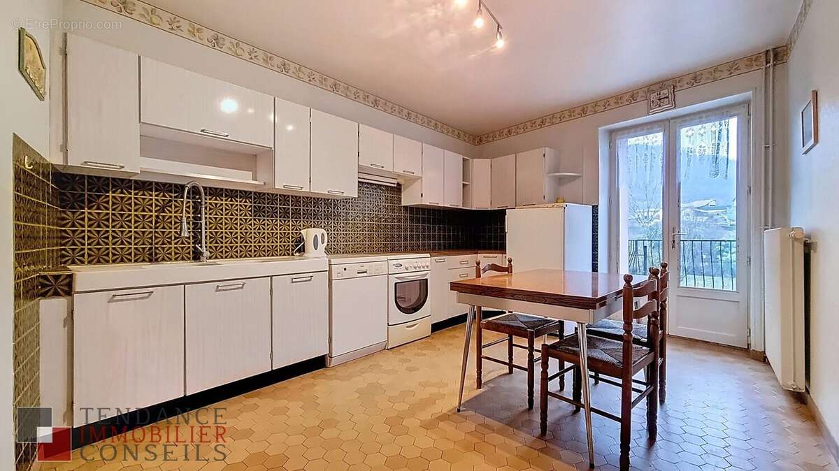 Maison à CHAMBOST-ALLIERES