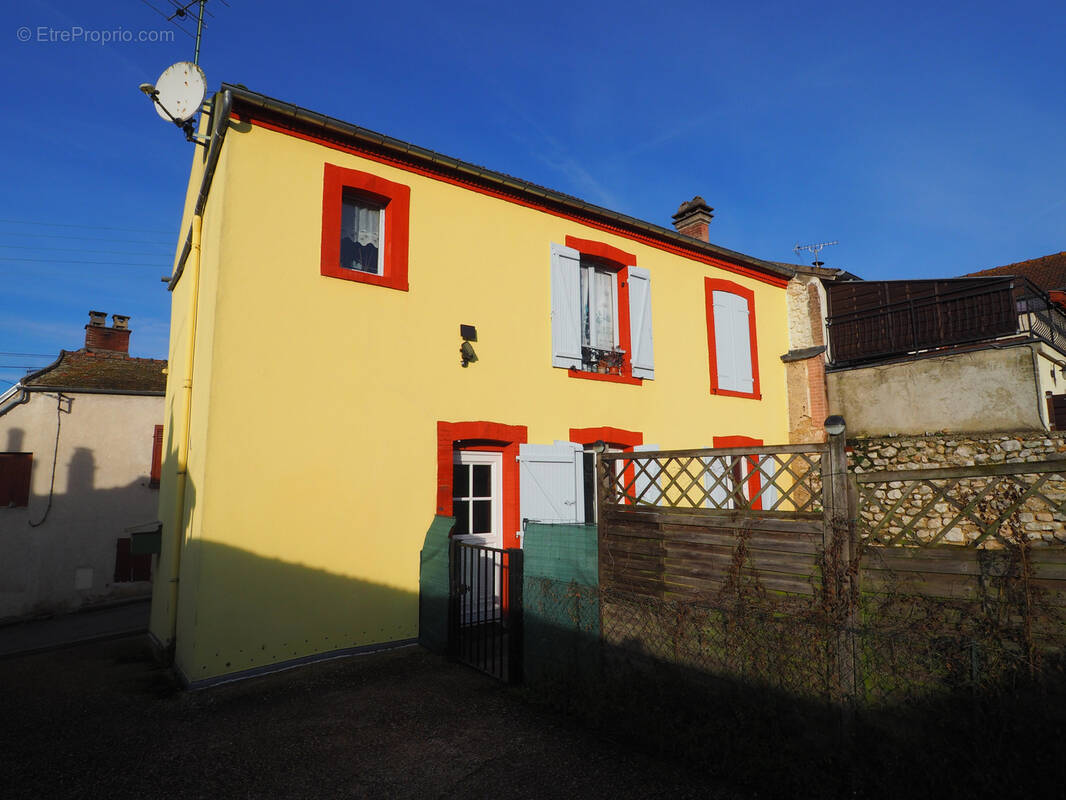 Maison à NEAUPHLE-LE-VIEUX