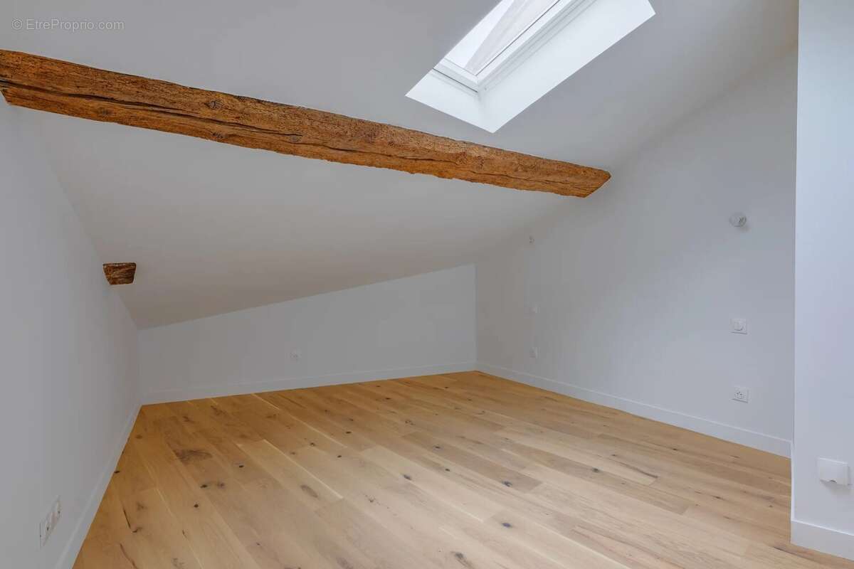 Appartement à SAINT-GENIS-LAVAL